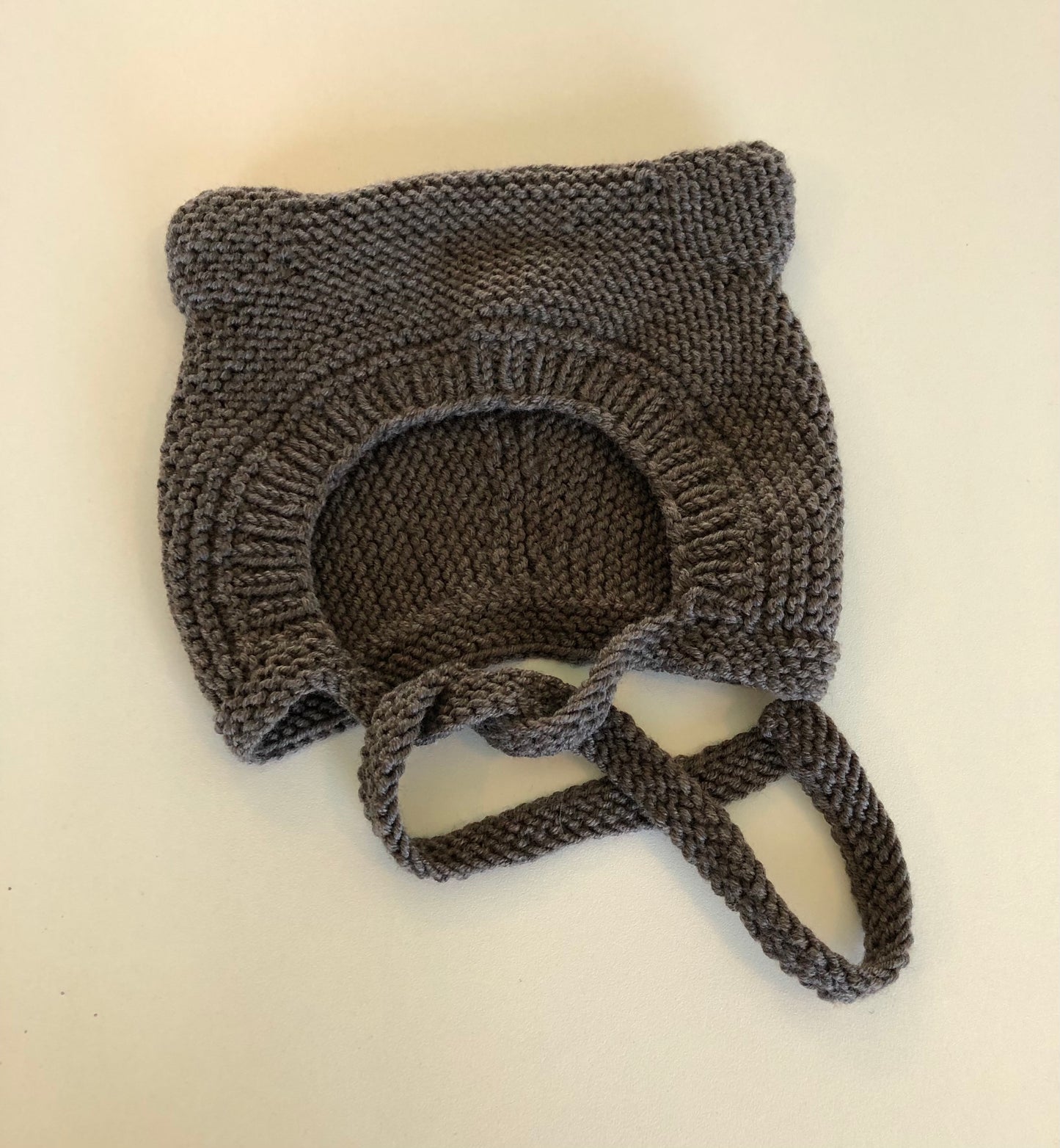 Bangsahúfa prjónuð úr Drops merino extra fine